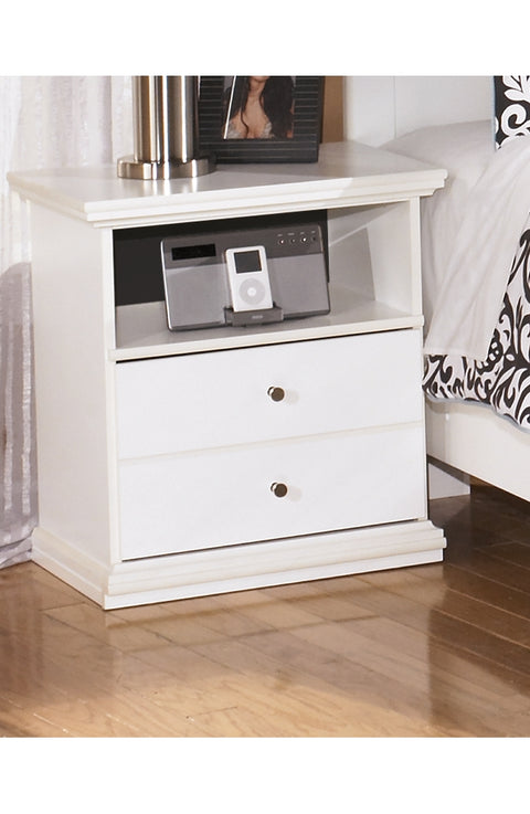 Bostwick Shoals King Panel Bed with Mirrored Dresser