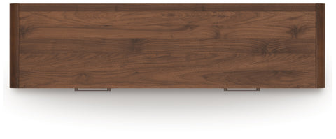 Hollinaze Dresser