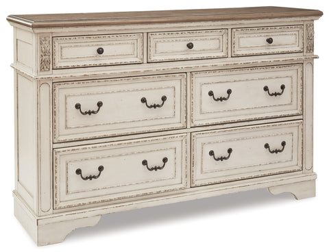 Realyn King Sleigh Bed with Dresser