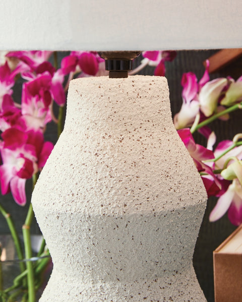Dawthorne Paper Table Lamp (1/CN)